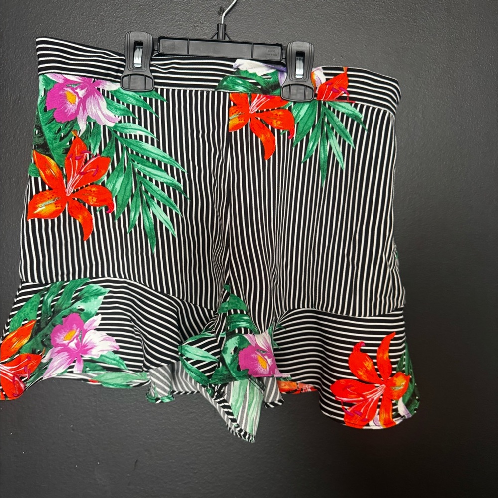 Who What Wear Black and White Striped pull on short with Floral Accents